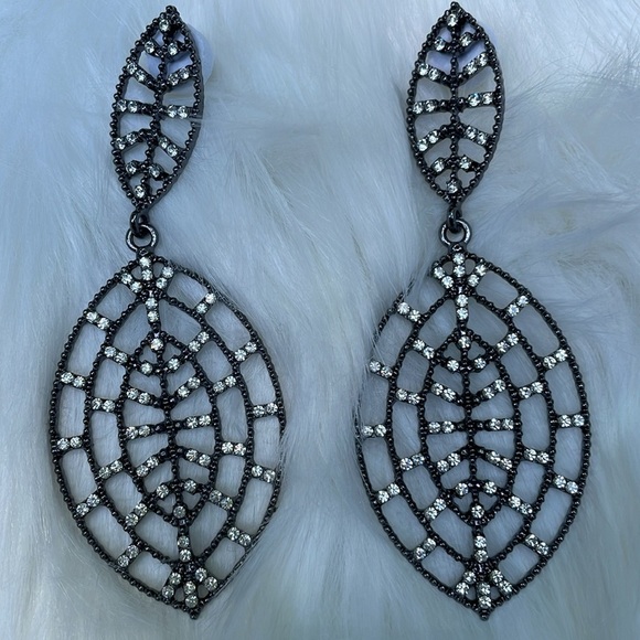Leaf Rhinestone Drop Earrings - Picture 8 of 11